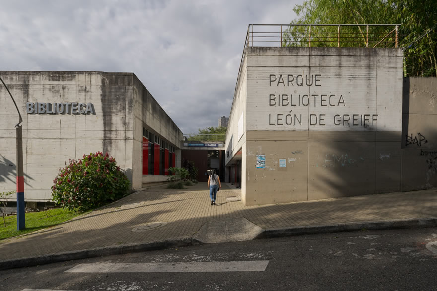 PARQUE BIBLIOTECA LA LADERA LEÓN DE GREIFF