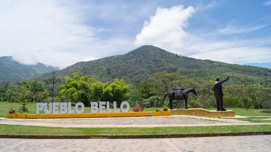 Calles Pueblo Bello