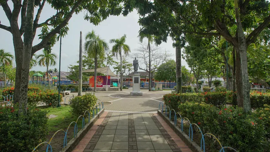 PLAZA SIMÓN BOLÍVAR DE SAN PELAYO