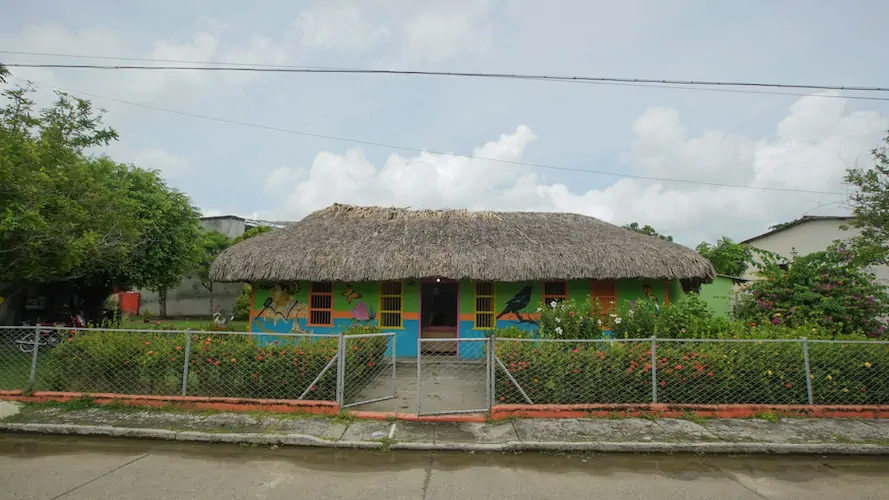CASA LIENZO – UN SONAR DE GAITAS