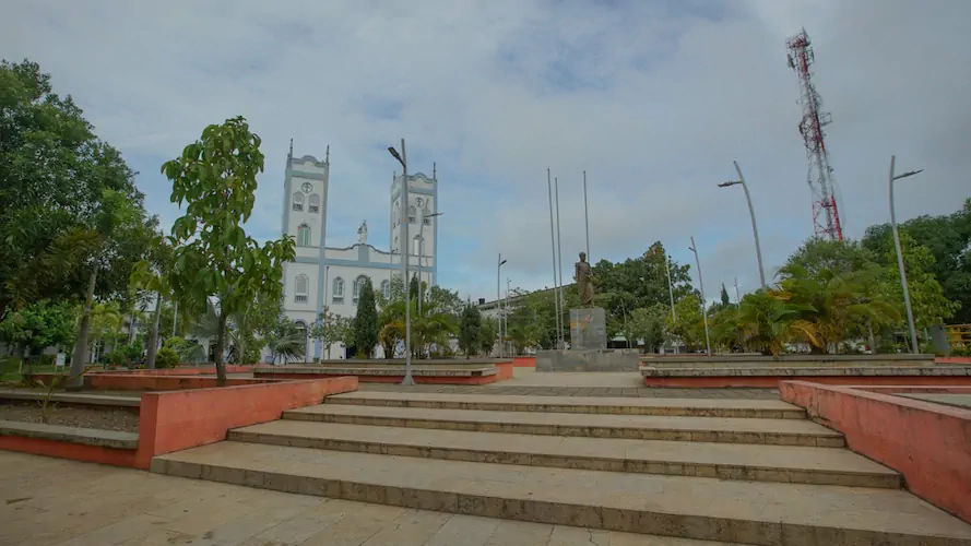 PLANETA RICA PLAZA Y CALLES